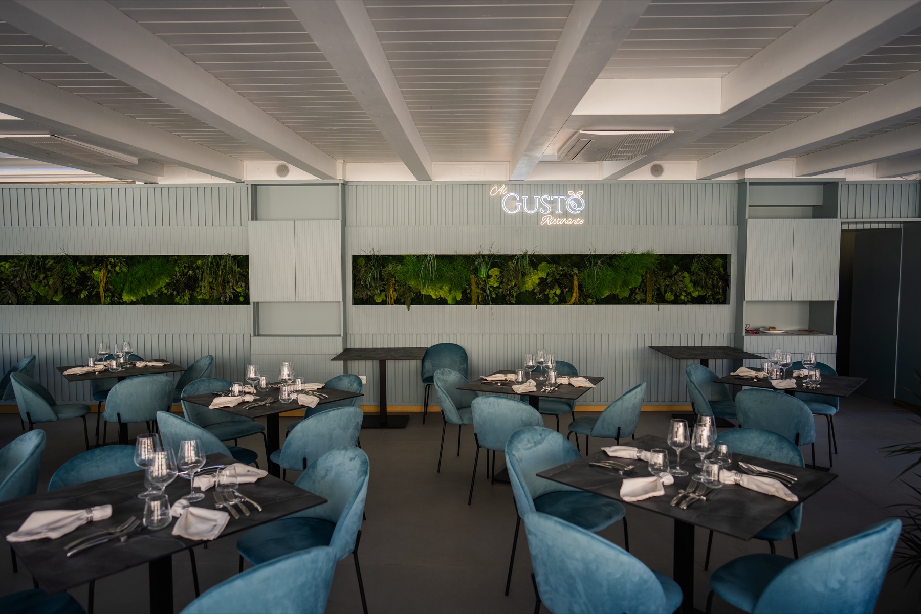Sala interna del ristorante Al Gusto